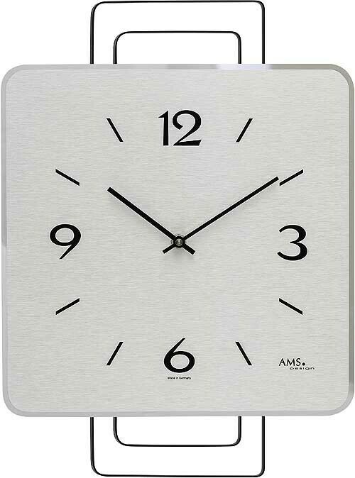 Horloge murale carr&eacute;e en bois teint&eacute; gris support m&eacute;tal